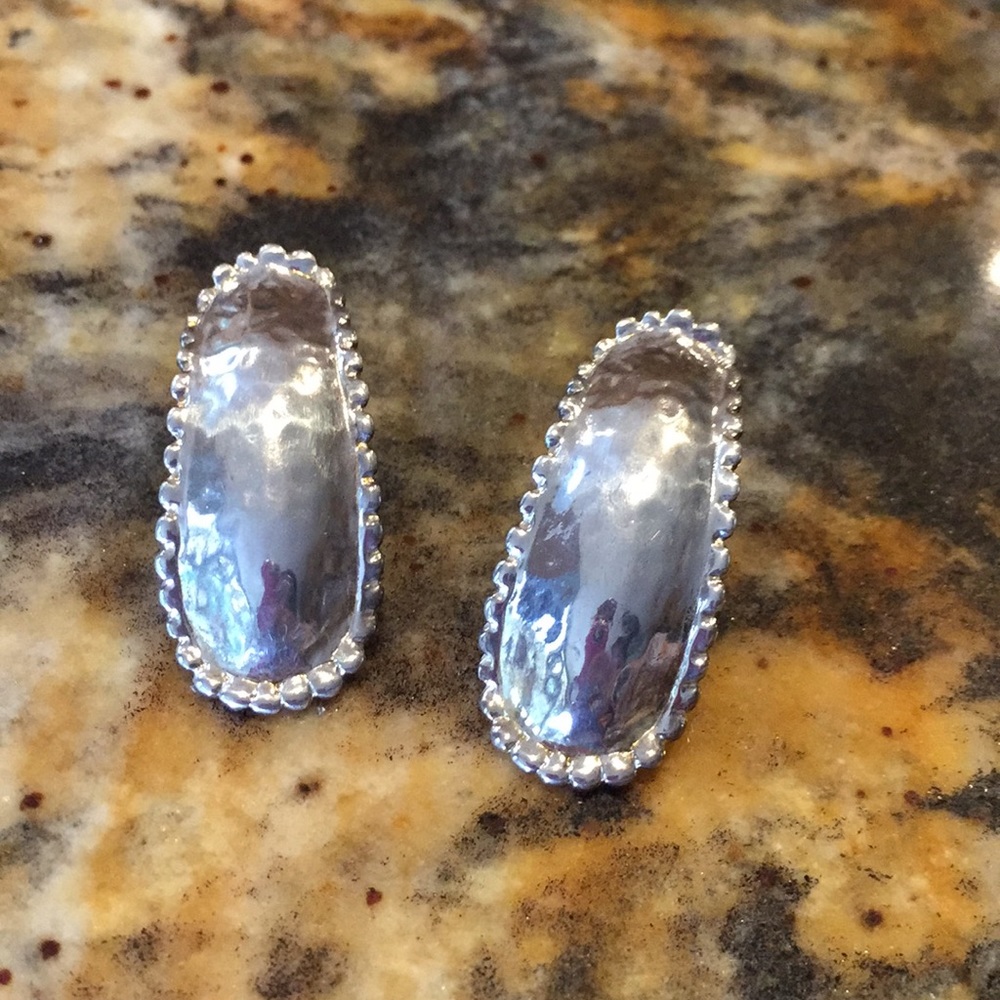 Silver plated Hammered metal with scalloped edging